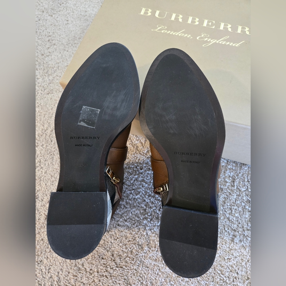 Burberry Women's Brown Booties. - Picture 11 of 13